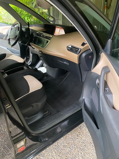 Nettoyage C4 Picasso- avant/après